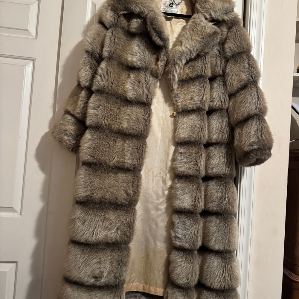 Luxurious Faux Fur Coat brown grey long vintage